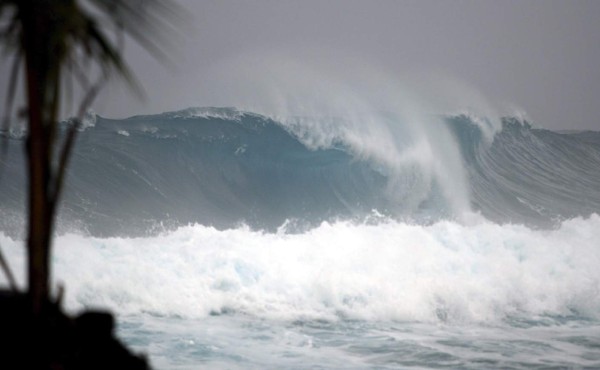 El huracán Lee y la tormenta María se debilitan en el Atlántico