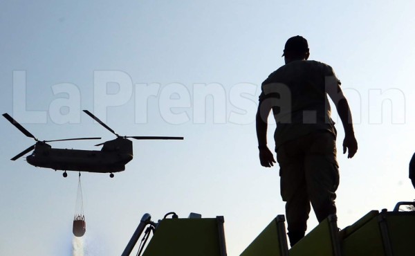 Fuego en parque Jeanette Kawas continúa propagándose