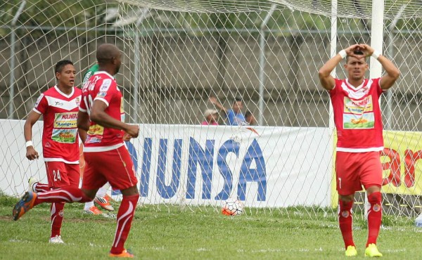 La Real Sociedad se bajó al Marathón de Carlos Pavón