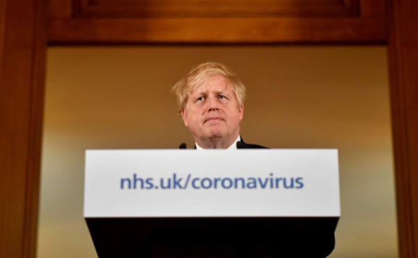 Boris Johnson sale del hospital donde estuvo internado por coronavirus