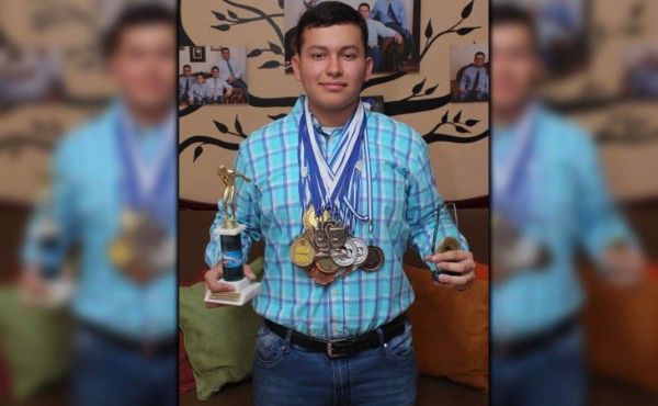 Sampedrano va en busca de carrera financiera a EUA