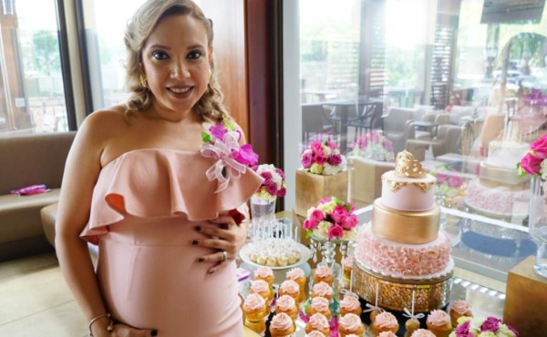 Fiesta maternal para María Eugenia Puerto