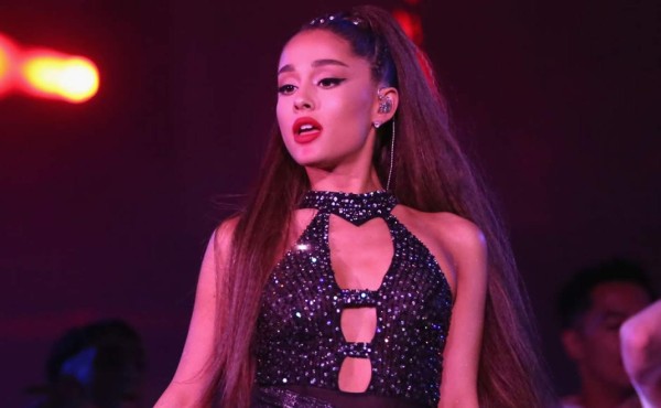 Novio de Ariana Grande se tatuó en su honor