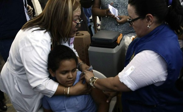 Más de 98,000 niñas recibirán vacuna contra el papiloma para prevenir cáncer de cérvix