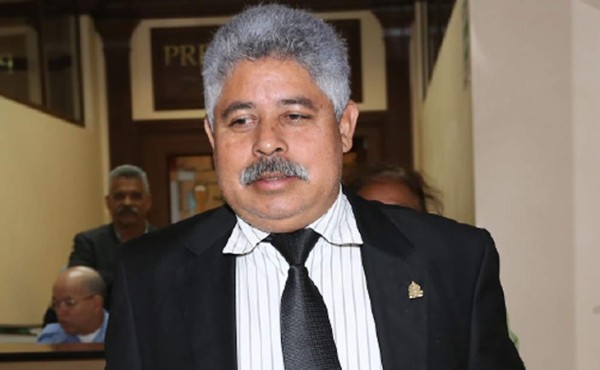 Todavía falta extraditar a '15 tiburones más”, asegura asesor Marvin Ponce