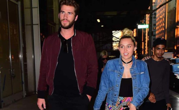 Miley Cyrus ha adoptado el apellido de su flamante marido