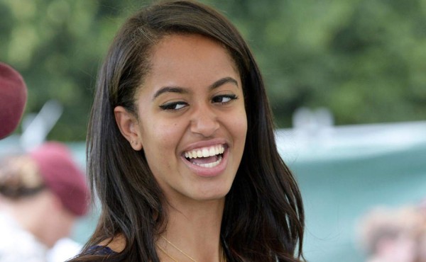Malia Obama, ¿enamorada? Así la captaron en Nueva York
