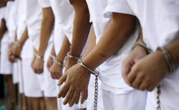 Una redada en El Salvador deja al menos 20 pandilleros detenidos por extorsión