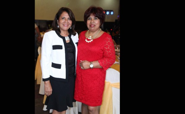 El Club Internacional de Mujeres se reúne