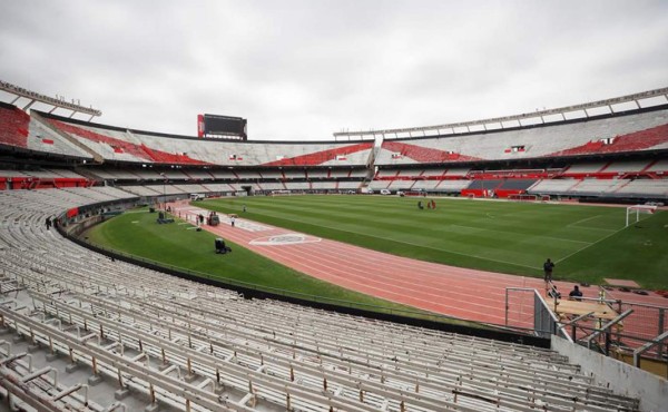 Desalojan el estadio Monumental durante una hora por una amenaza de bomba