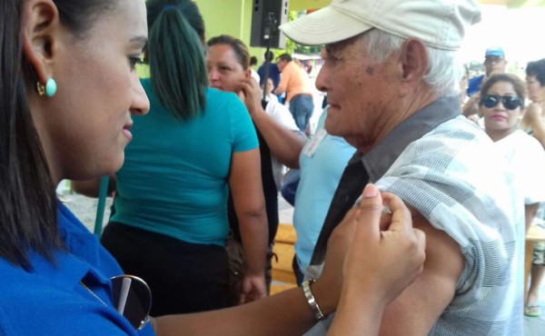 Vacunarán en Cortés a más de 80,000 personas