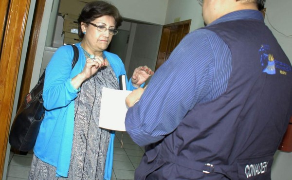 Comisionada Borjas denuncia que no cesan amenazas