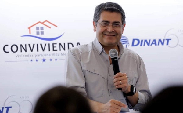Juan Orlando Hernández invita a la banca a abrir sus puertas a la Ley de Alivio de Deuda