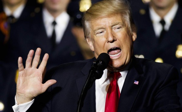 Trump: ensayos de misiles 'aislarán más' a Corea del Norte