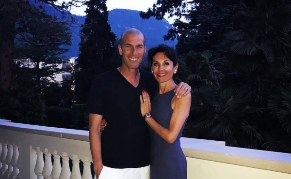 Esposa de Zidane derrocha belleza durante vacaciones de verano