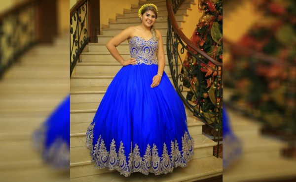 Brindis por la felicidad de la quinceañera Gabriela