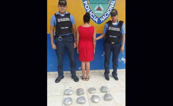 Capturan a estudiante con ocho paquetes de marihuana