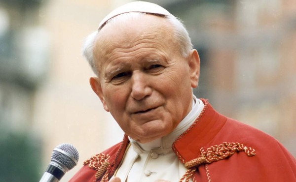 Roban reliquia de Juan Pablo II en Italia