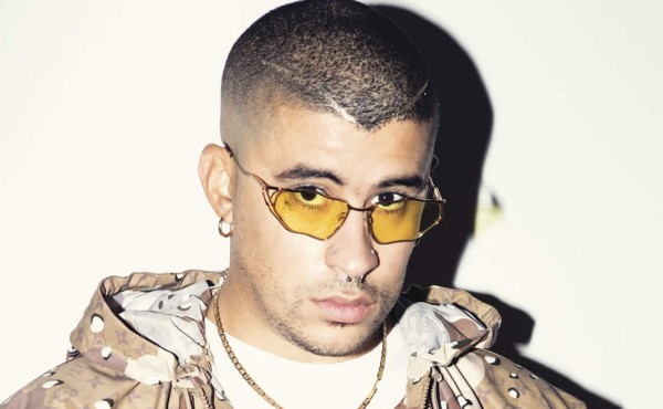 Bad Bunny entrega miles de juguetes a niños por Navidad en Puerto Rico