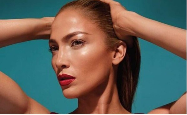 Jennifer López anuncia lanzamiento de su línea de cosméticos