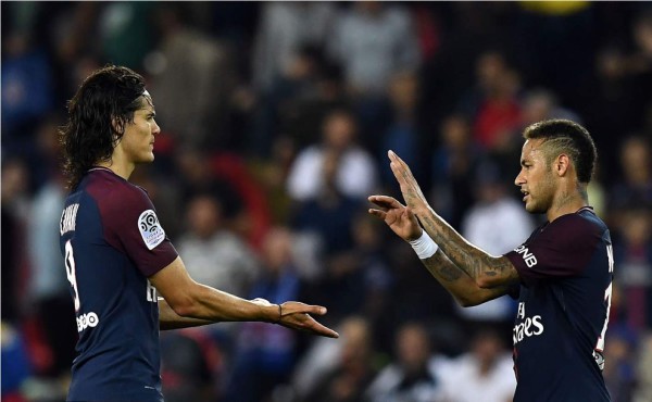 Neymar dirige y Cavani marca un doblete para otra victoria del PSG