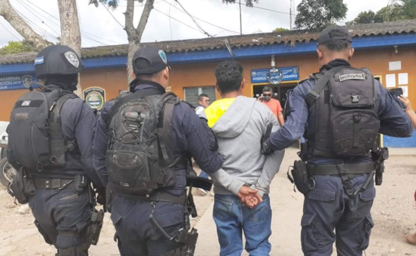 Detienen a sujeto con cinco sacos de supuesta marihuana en Comayagua