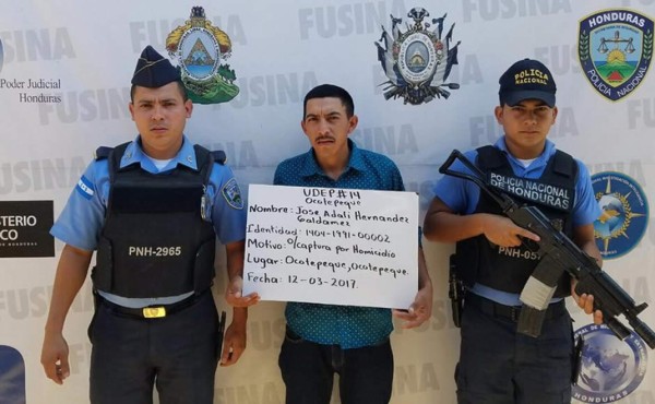 Hombre llega a votar y lo detienen por un grave delito