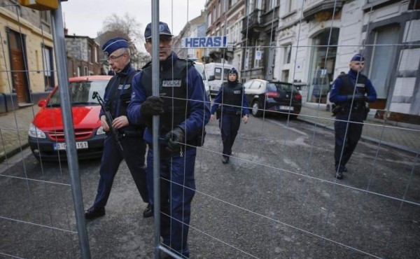 La policía detiene a dos personas que planeaban atentados en Bélgica