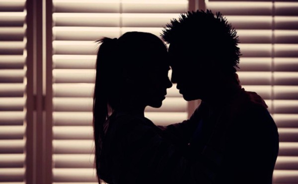 Angustiado porque embarazó a la amante