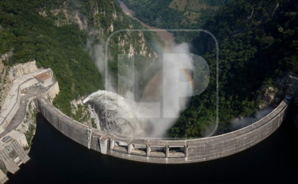 El Cajón mitigará las crecidas e inundaciones que deje Iota en el Valle de Sula