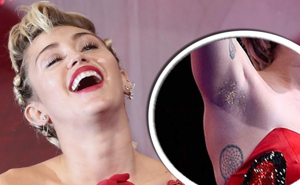 Miley Cyrus luce con orgullo el vello de sus axilas