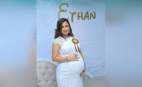 Fiesta maternal para Claudia Oseguera