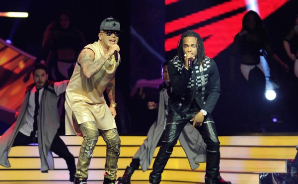 Nicky Jam triunfa en premios Billboard Latinos  