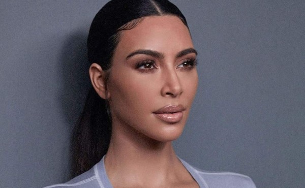 Kim Kardashian y el curioso regalo a sus seres queridos: un trasero como el suyo