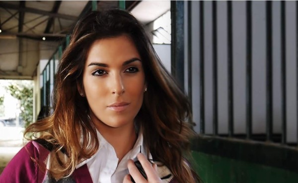 Miss italiana atacada con ácido muestra su rostro  