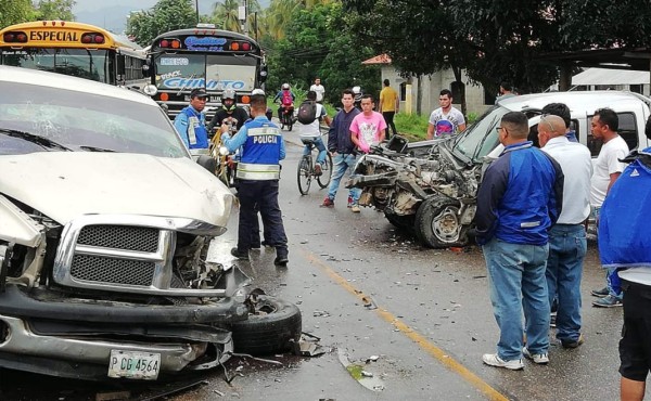 Dos heridos deja colisión de vehículos en San Manuel, Cortés