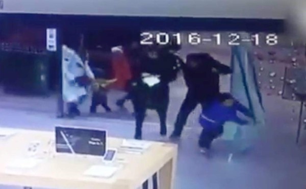 Profesor enamorado de alumna organiza un falso secuestro para impresionarla