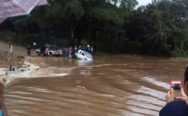 Lluvias dejan incomunicadas varias comunidades de Bonito Oriental, Colón