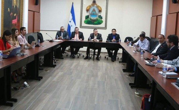 Congreso discute hoy la Ley de Ciberseguridad para castigar delitos en redes sociales