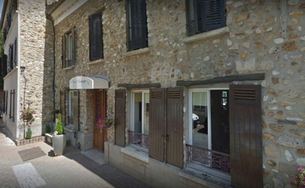 Mujer de 102 años sospechosa de matar a su vecina en hogar de ancianos en Francia