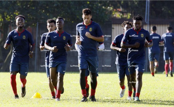 Real España asciende a jugadores reservistas y aguarda por un delantero