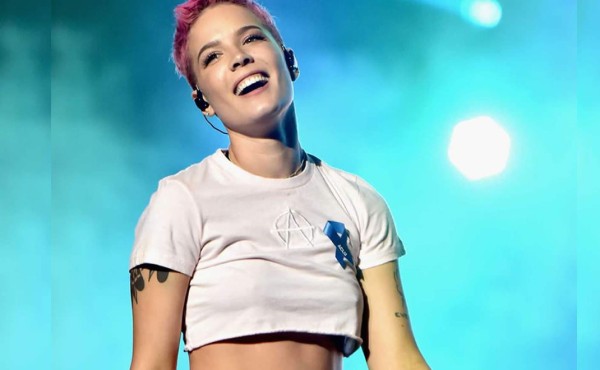 Halsey sufre un aparatoso accidente mientras escalaba desnuda