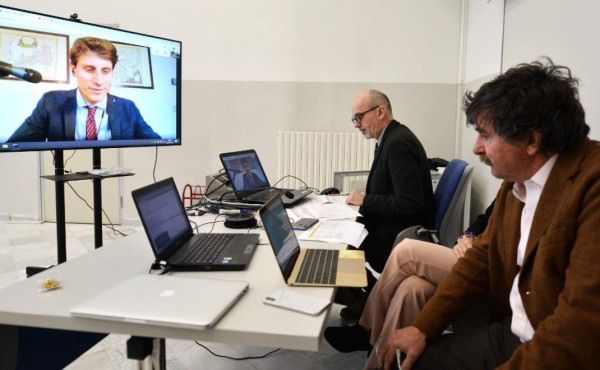 Twitter y Google piden a empleados que trabajen desde casa por el coronavirus  