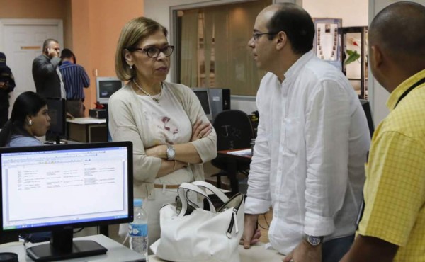 Reanudan audiencia inicial contra Rebeca Santos