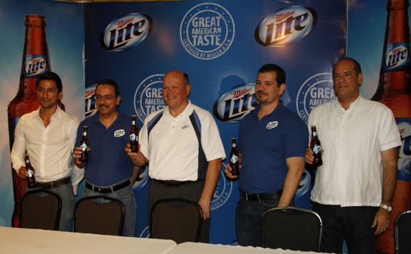 Maestro cervecero avala la producción de Miller Lite en Honduras