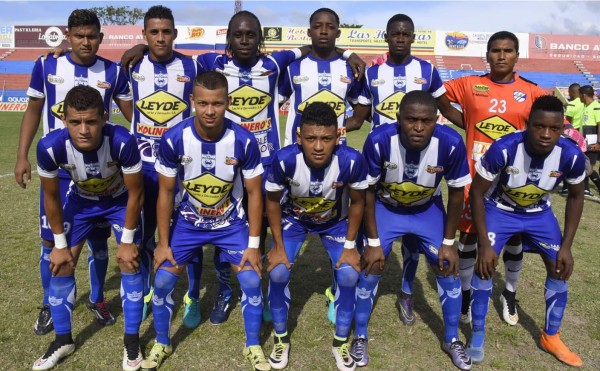 El Victoria golea y ya es puntero en la Liga de Ascenso