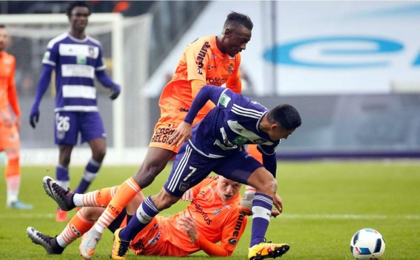 Andy Najar, titular en triunfo clave del Anderlecht