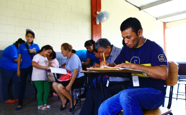 Más de 8,000 serán alfabetizados por graduandos sampedranos