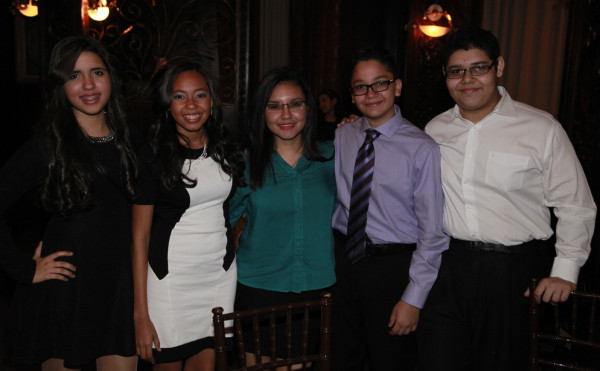 Cindy Gabriela Flores cumple quince años