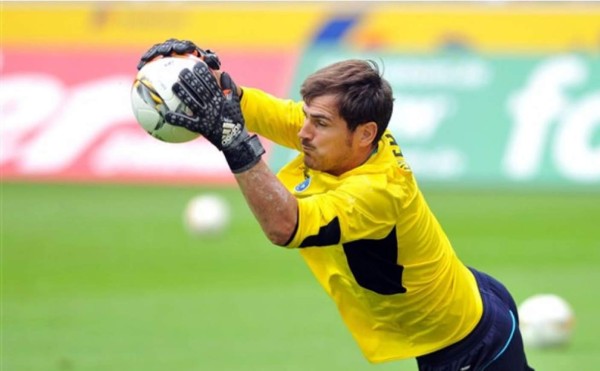 VIDEO: Casillas encaja su primer gol en Champions con el Porto